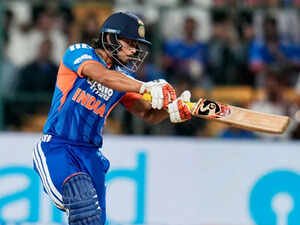 Ishan Kishan ruled out of second T20I against New Zealand due to right adductor strain injury<br />