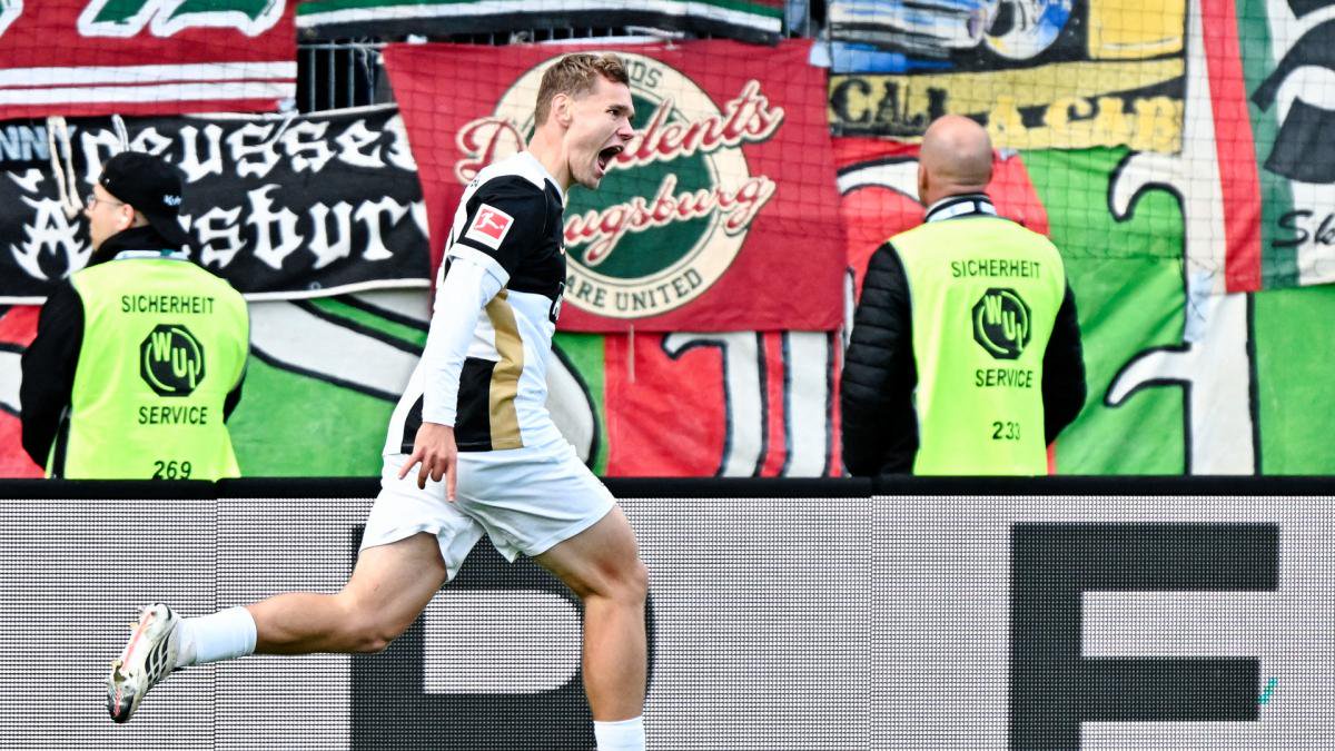 Lasse Günther feiert seinen Treffer ausgelassen