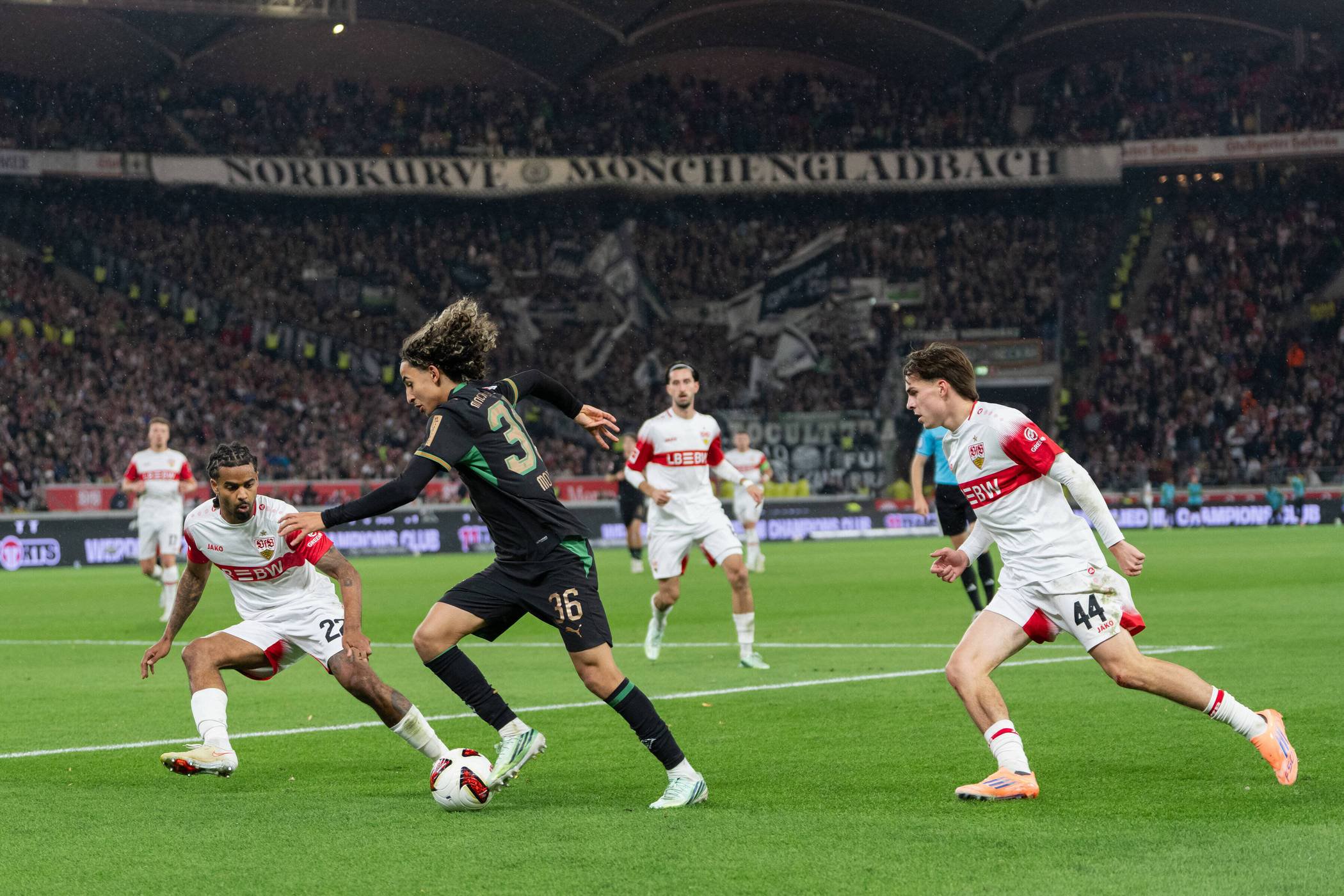  Tor und Vorlage: Wael Mohya führte Borussia zum Sieg in Stuttgart. 