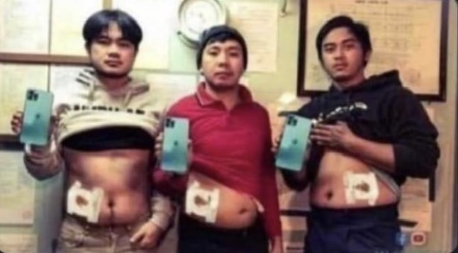 Three friends allegedly sell their kỉdἣeys to buy an iPhone 13 (photo)