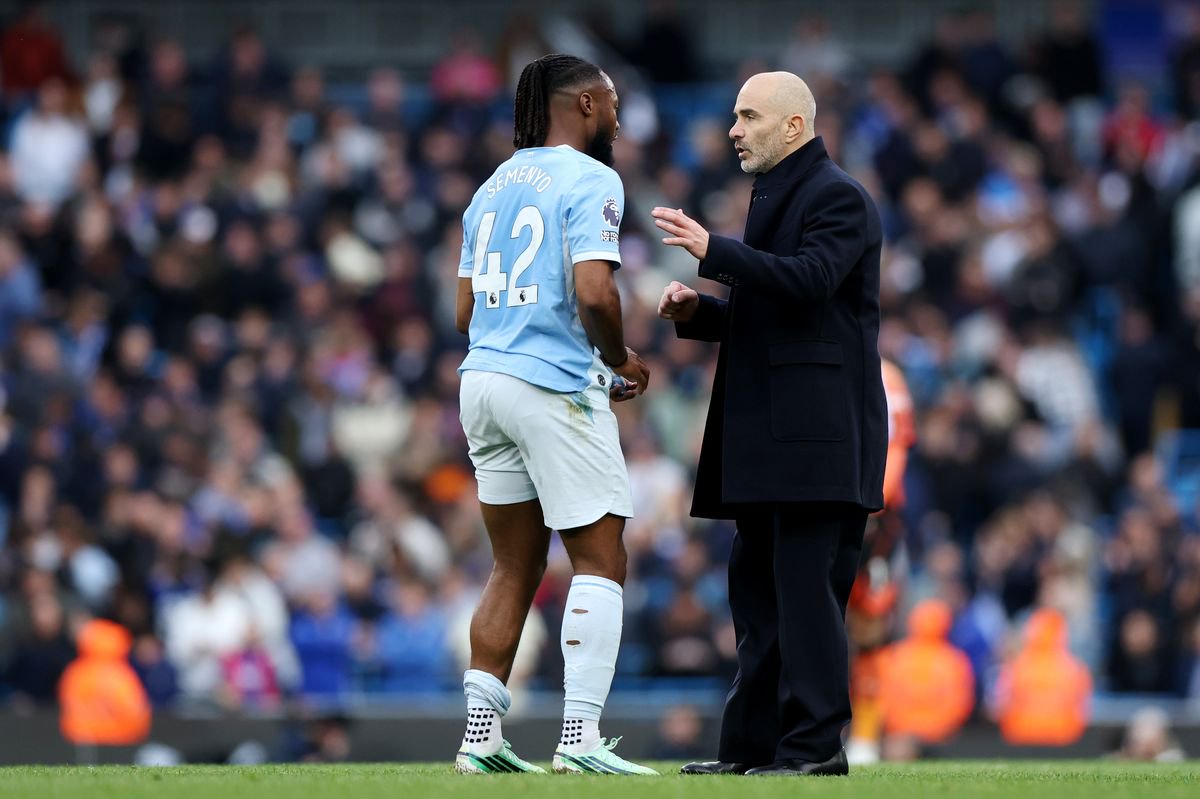 MANCHESTER, ENGLAND - OCTOBER 17: Enzo Maresca, Manager of Manchester City, speaks with Antoine Semenyo of Manchester City after the Premier League 2026/27 match between Manchester City and Ipswich Town at Etihad Stadium on October 17, 2026 in Manchester, England. (Photo by Michael Steele/Getty Images)