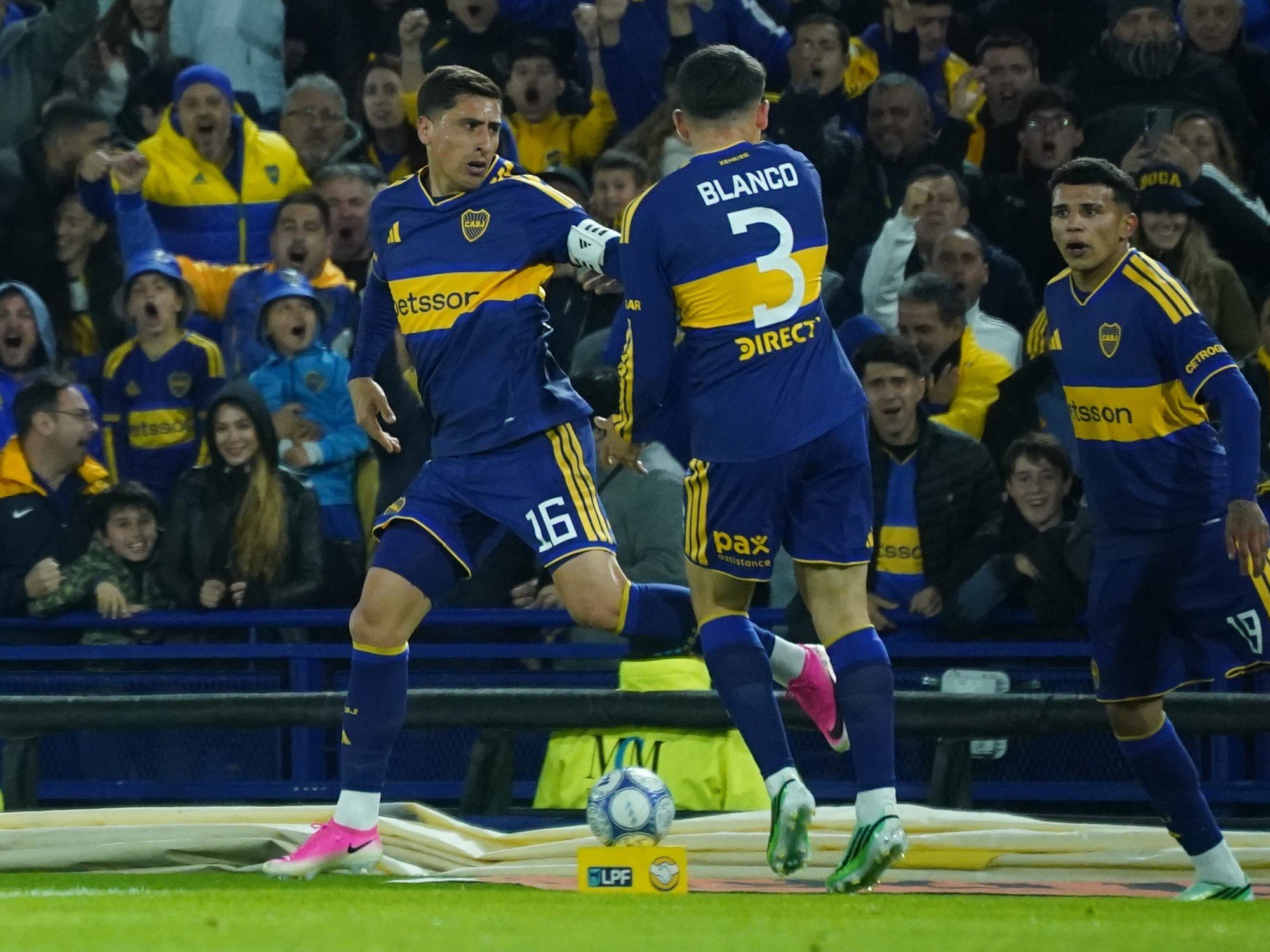 Boca Juniors hosts Talleres in Torneo Clausura match