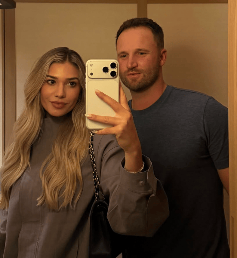 Wyndham Clark and his girlfriend, Emily Tanner, pose for a selfie together. (Instagram/@emilyytanner).
