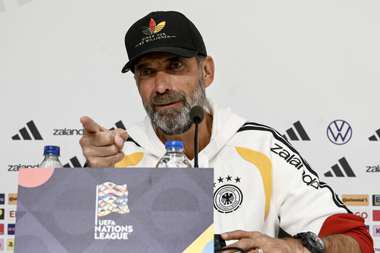 FBL-EUR-NATIONS-GRE-GER-PRESSER