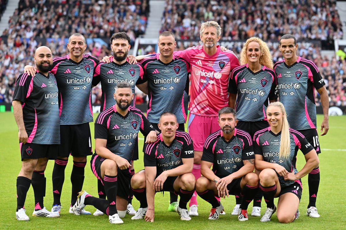 Asim Chaudhry, David Trezeguet, Richard Gadd, Tony Bellew, Nemanja Vidić, Dermot Kennedy, Edwin van der Sar, Harry Kewell, Kheira Hamraoui, Livi Sheldon and Rivaldo of World XI during Soccer Aid 2025 at Old Trafford on June 15, 2025 in Manchester, England. 