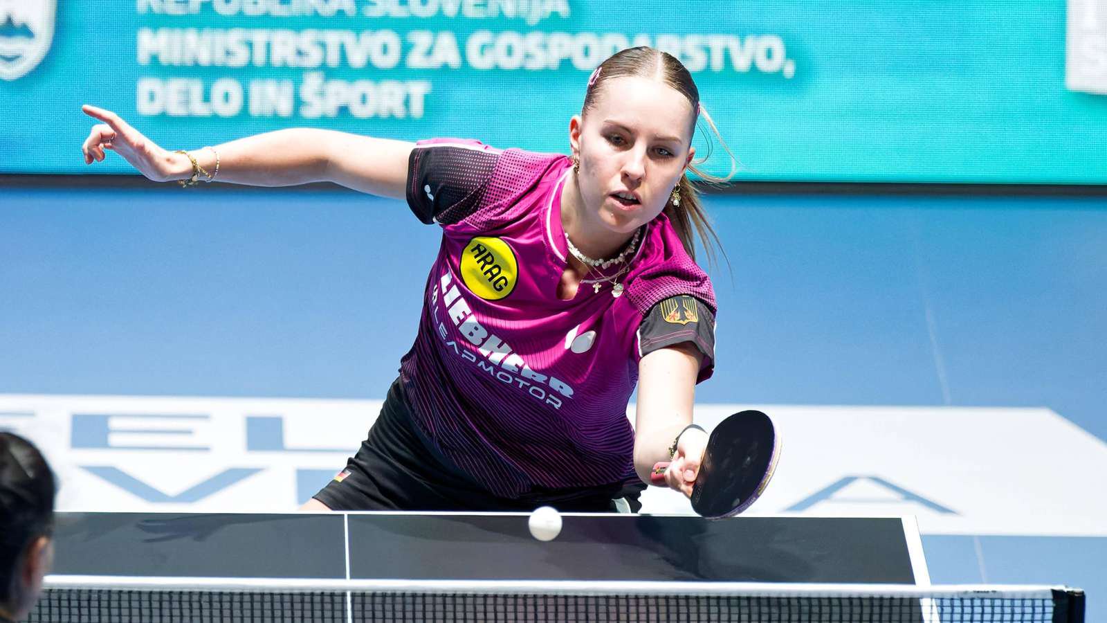 Die Kolbermoorer Bundesliga-Tischtennisspielerin Annett Kaufmann feierte bei der Europameisterschaft mit der Bronzemedaille im Doppel und der Silbermedaille im Einzel ihren bislang größten Erfolg im Erwachsenenbereich.