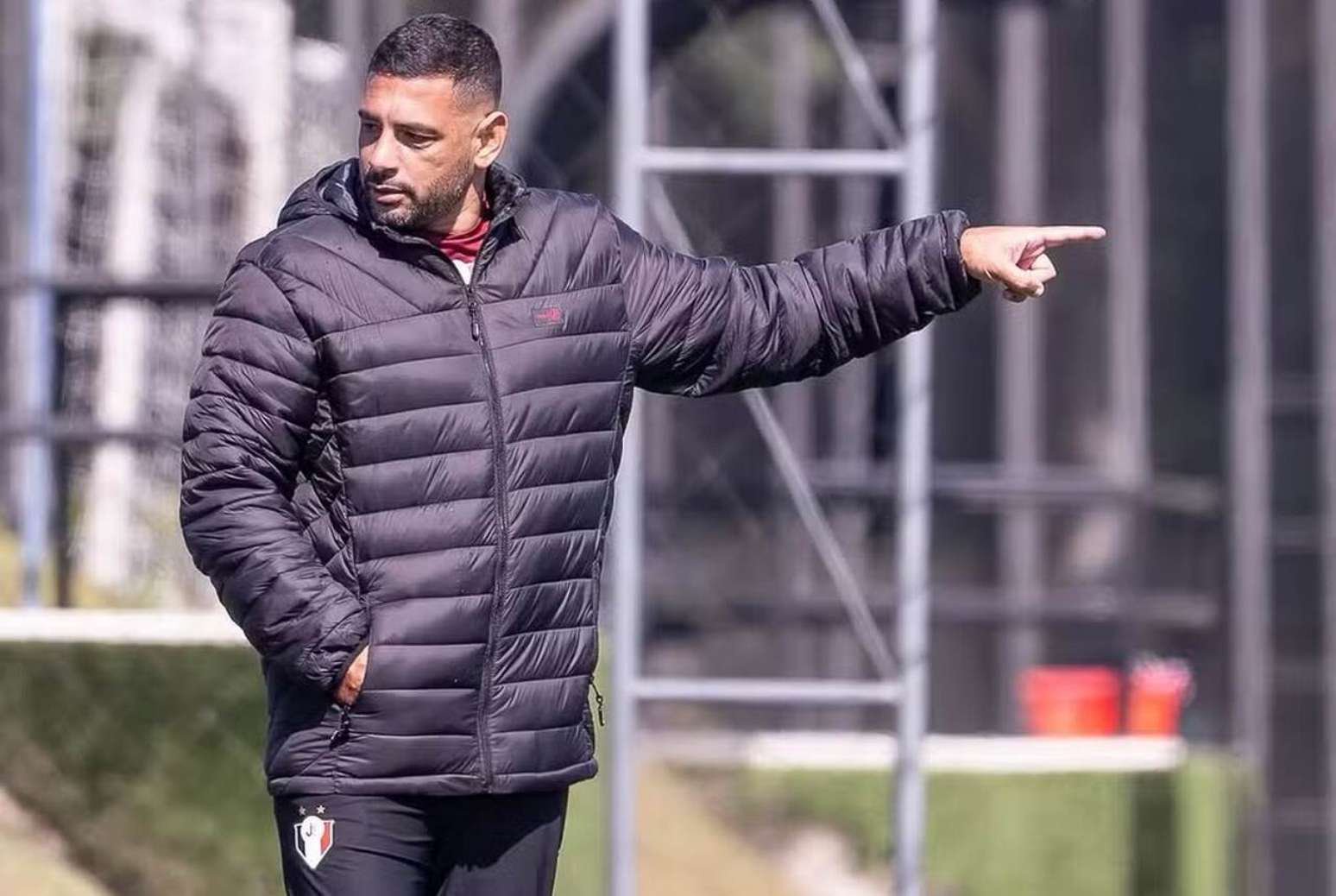 Diego Souza em ação no comando do Joinville –