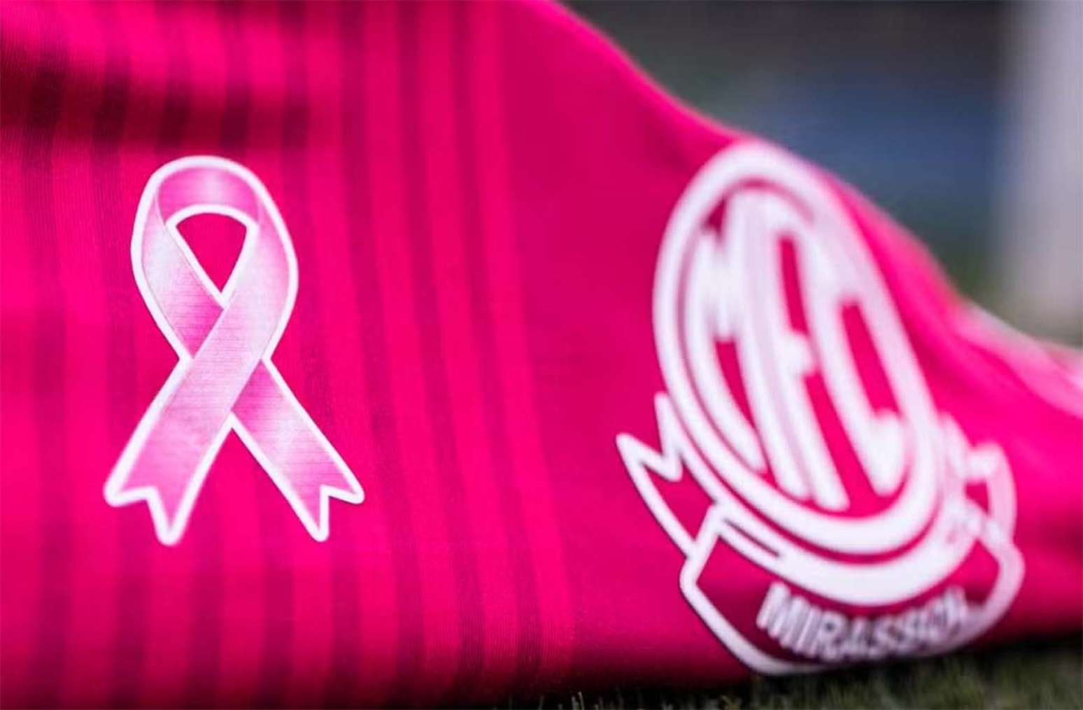 Imagens do novo uniforme do Mirassol em apoio ao Outubro Rosa –