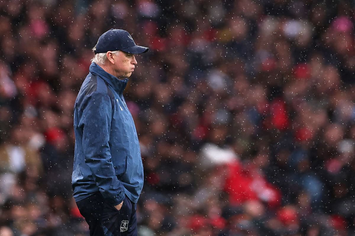 LONDON, ENGLAND - OCTOBER 24: David Moyes, Manager of Everton, reacts during the Premier League 2026/27 match between Arsenal FC and Everton at Emirates Stadium on October 24, 2026 in London, England. (Photo by Alex Pantling/Getty Images)