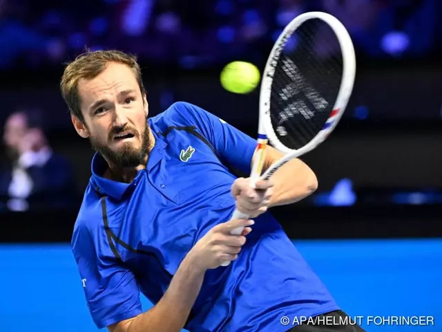 Daniil Medwedew in seiner typischen erfolgsbringenden Technik