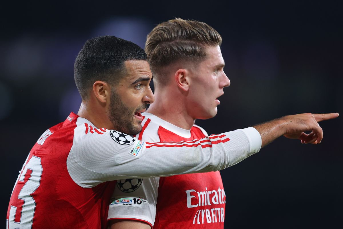 Mikel Merino of Arsenal issues instructions to teammate Viktor Gyokeres during the UEFA Champions League 2025/26 League Phase MD2 match between Arsenal FC and Olympiacos FC at Arsenal Stadium on October 01, 2025 in London, England.