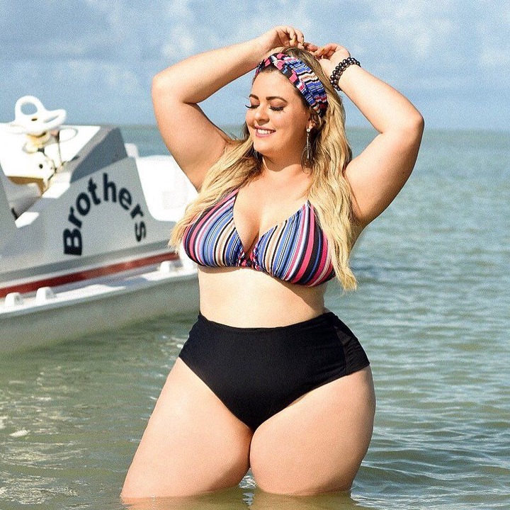 Wellen Rocha @Wellenrocha.Oficial | Curvy swim, Swimwear fashion, Swimwear