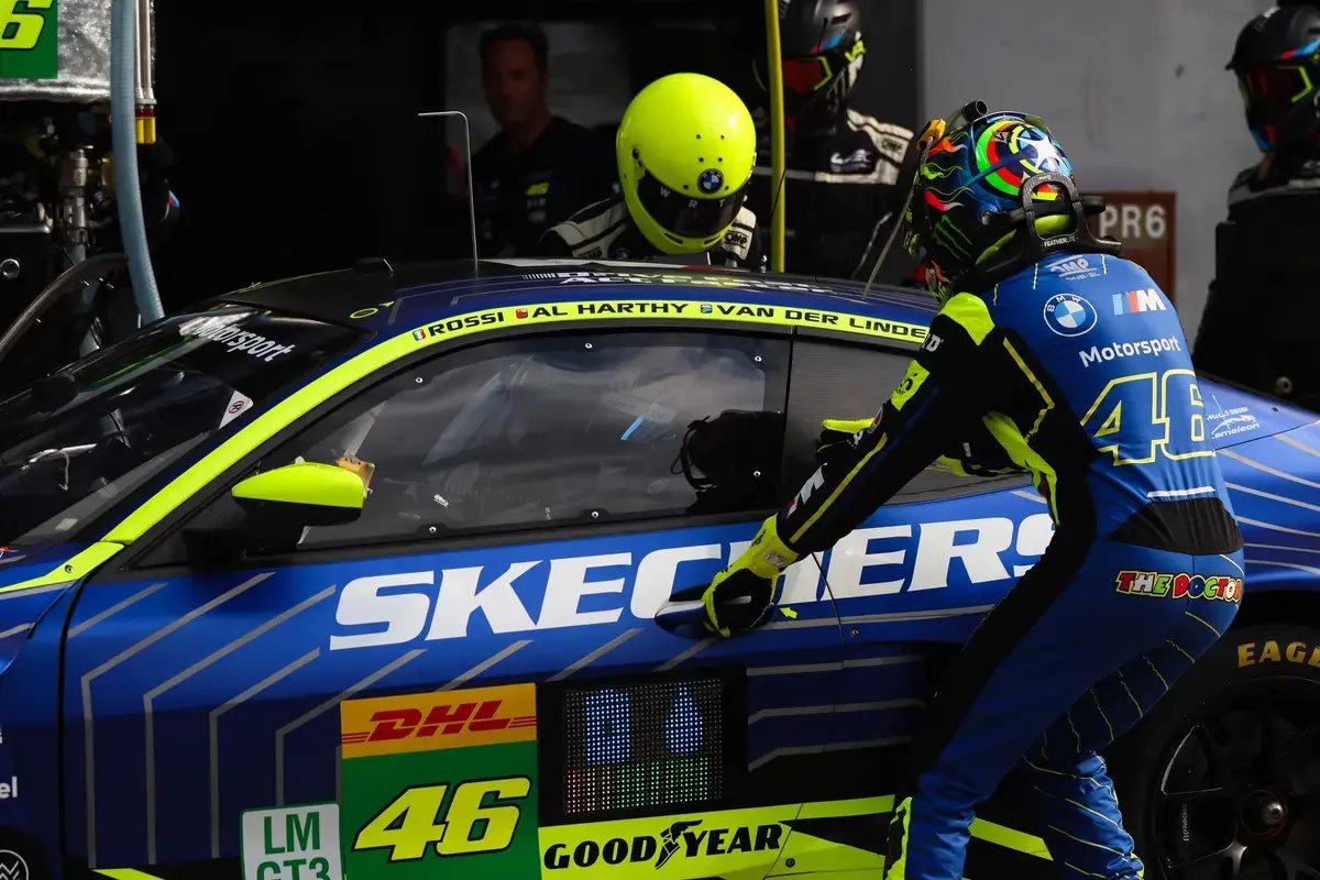 Max Verstappen und Valentino Rossi bereiten sich auf das Duell der GT-Weltmeisterschaft in Portimão vor.