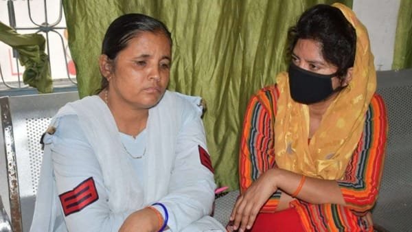 हैलो..मैं रश्मि बोल रही हूं..