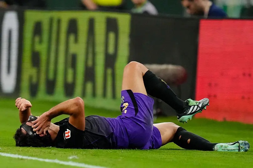 Eric García injured.   