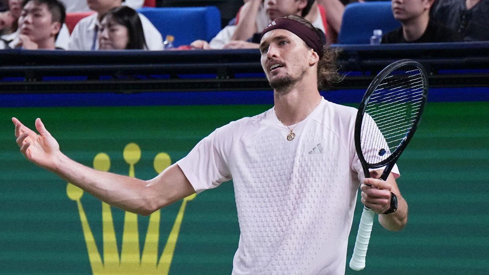 Alexander Zverev war mit seiner Leistung im Shanghai-Halbfinale sichtlich unzufrieden.