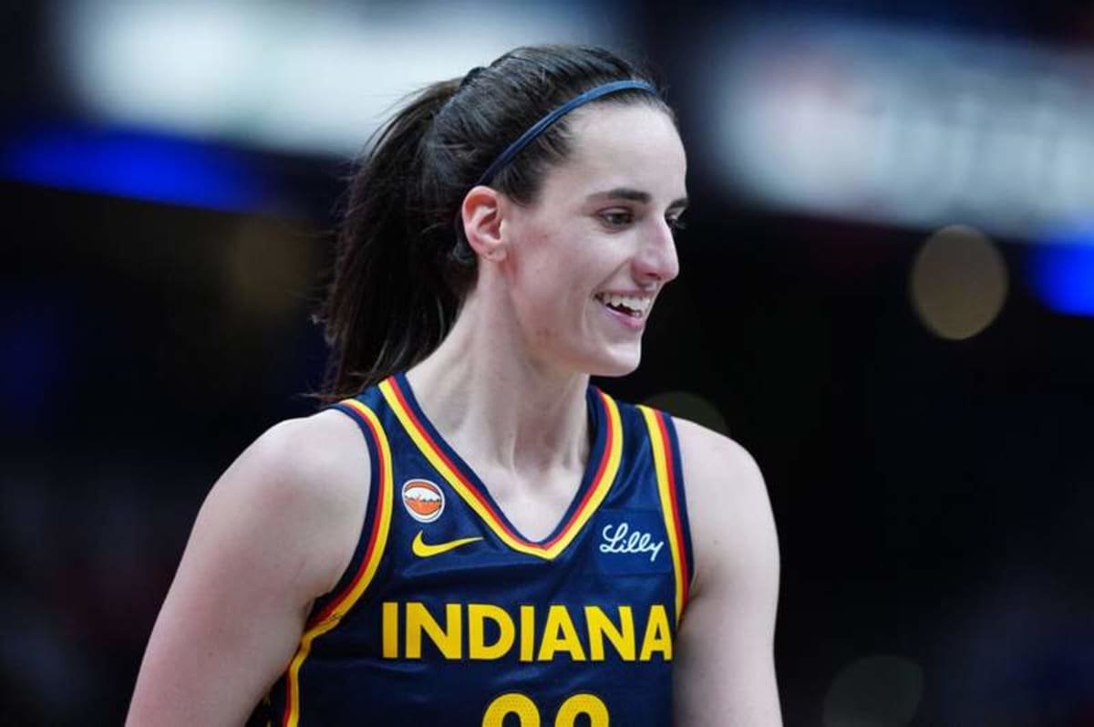 INDIANAPOLIS, IN – SEPTEMBER 22: Indiana Fever guard Caitlin Clark 22 smiles during a game against the Minnesota Lynx on September 22, 2026, at Gainbridge Fieldhouse in Indianapolis, Indiana. Photo by Brian Spurlock/Icon Sportswire WNBA, Basketball Damen, USA SEP 22 Minnesota Lynx at Indiana Fever EDITORIAL USE ONLY Icon26092285 ©IMAGO/Icon Sportswire