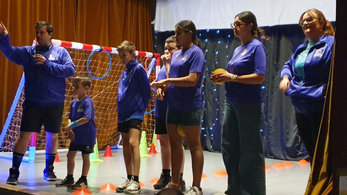 Le Handball Club Verdon participe aux évènements du village (ici dernier Téléthon) pour également montrer qu'un club sportif local est un lieu de pratique mais aussi d'information, de sensibilisation et d'échange.