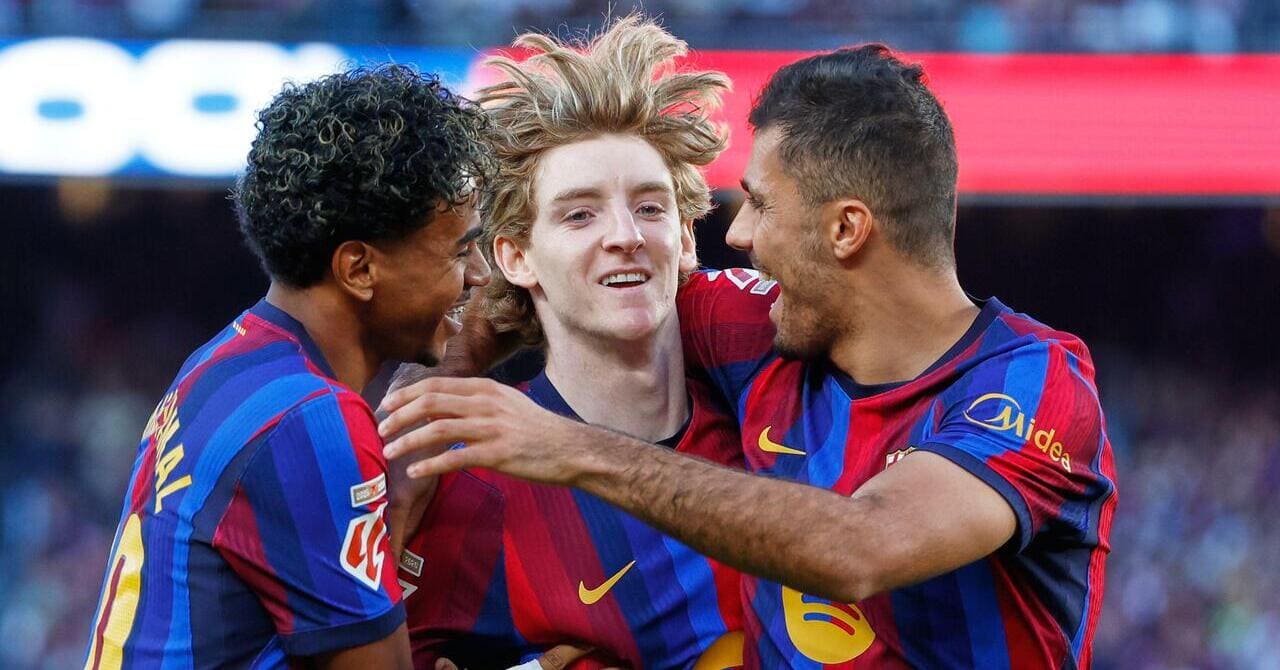 Anthony Gordon celebrates scoring for Barcelona against Getafe.