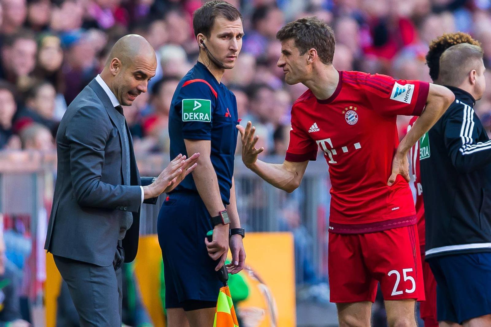 Unter Trainer Pep Guardiola kam es beim FC Bayern 2015 zum Eklat und zum Abschied des Kult-Arztes.