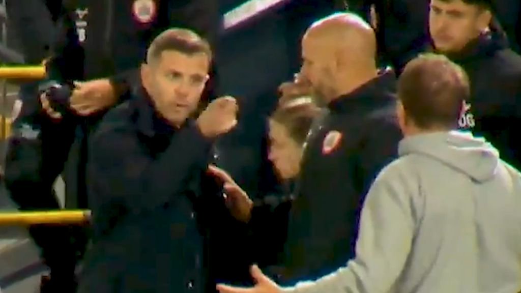 Jack Wilshere e Daniel Stendel (FOTO: X/SkySports)