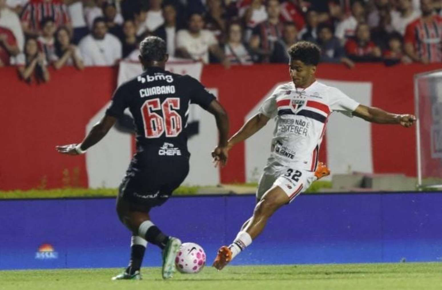 Artur marca e o São Paulo vence o Vasco por 1 a o. Enfim, a segunda vitória seguida do time de Dorival Jr. Rumo à Libertadores?