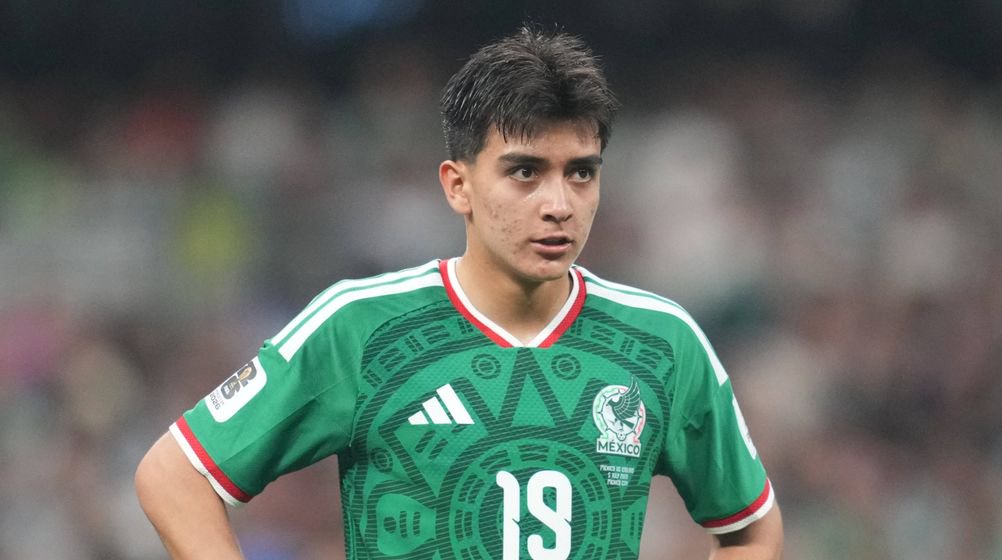 Transfer news LIVE: Galatasaray consider Yasin Ayari as Arsenal eye Uzun