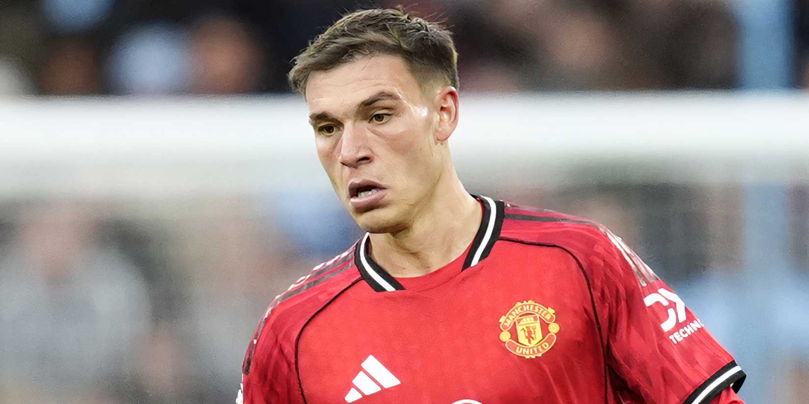Manuel Ugarte in action for Manchester United