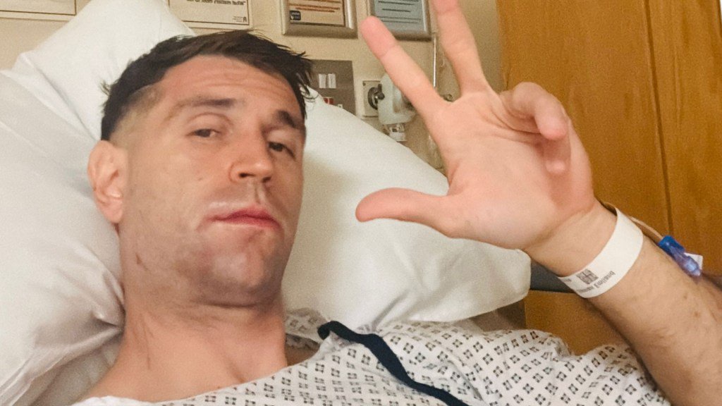 Chelsea star Emi Martinez ‘back in a few weeks’ after operation to fix fractured jaw