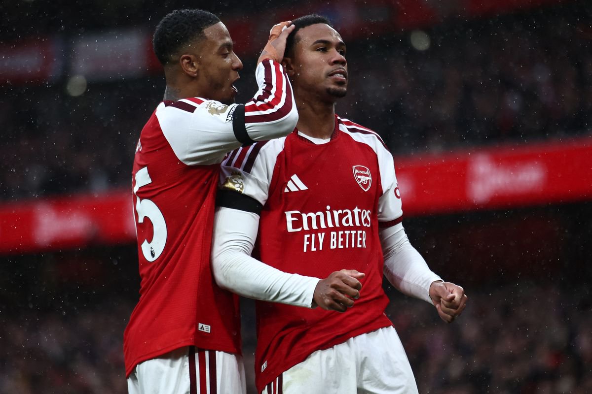 Gabriel Magalhaes celebrates scoring for Arsenal 