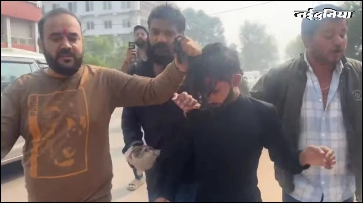 हिंदू लड़की को ब्लैकमेल कर रहा था मुस्लिम युवक, बजरंग दल ने किया मुंह काला, खींचते हुए लेकर गए थाने