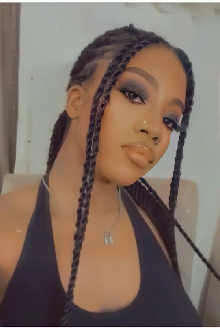 Though I must admit, that I'm not entirely a fan of BBNaija female housemate Angel, but I admire her personality as a creative brand. Angel Smith is a budding writer with admirable talent, and she has always been optimistic about her breakthrough soonest as a female author. Aside from her love for writing, she is also a content creator. Of course, she is a pretty lady, and she often likes to slay her beauty trends with little or no stress.