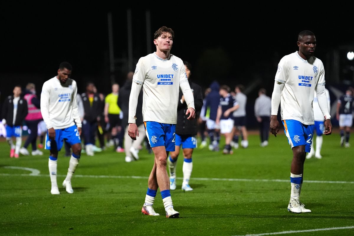 Rangers players after the final whistle in Dundee