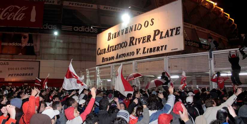 Fans of Argentinian side River Plate storm their own stadium