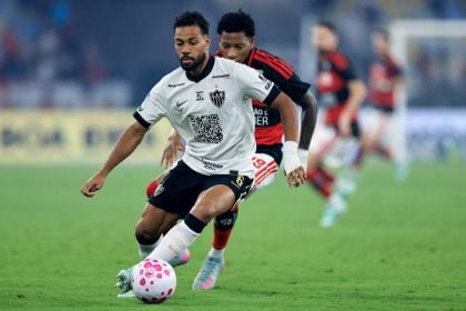 “Eu assumo o meu erro”: Renan Lodi lamenta pênalti no fim e cobra reação do Atlético-MG