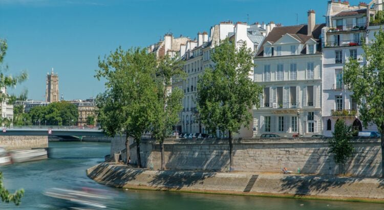 Emmanuel Petit (56 ans), sa vie discrète à Paris avec son épouse Maria Servello et son étonnante passion pour le magnétisme, « Je ne sais pas si c’est un don »