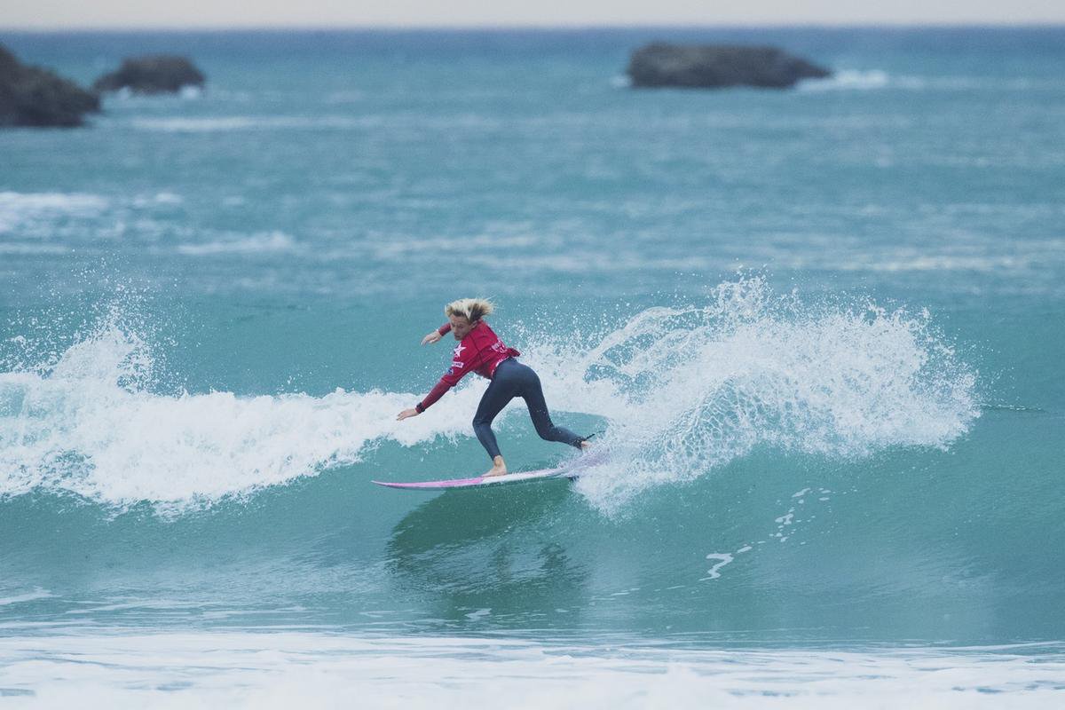 Aaron Bacon, du Santocha Surf Club, champion de France catégorie Minimes en 2022 et symbole de la nouvelle génération de champions en devenir.