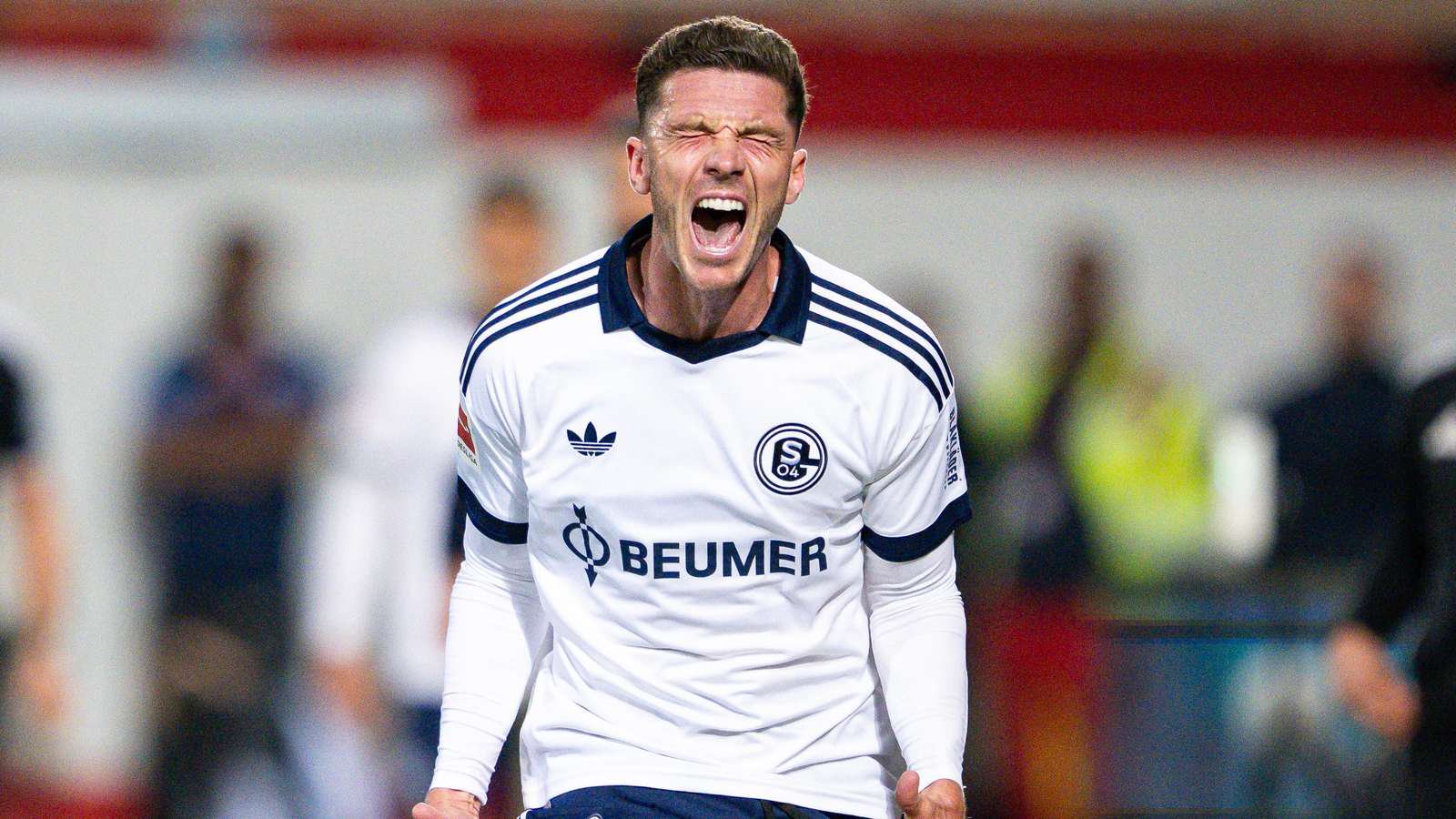 Robin Gosens im Schalke-Auswärtstrikot 2026/27