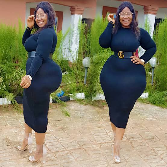 Pictures of a Muslim Medical Doctor Slaying in a hot outfit goes viral online (photos)