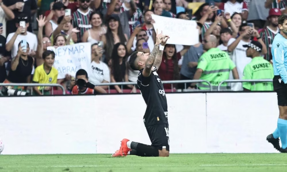 Coutinho marcou de cabeça o segundo gol do Santos na vitória por 2 a 1 sobre o Fluminense no Maracanã - (Reinaldo Campos/Santos FC)