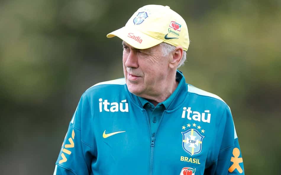 O técnico Carlo Ancelotti em treino da Seleção Brasileira na Austrália