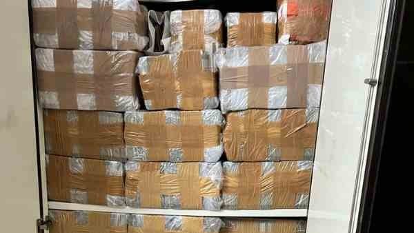 2 हजार के नोटों से भरा मिला गत्ता