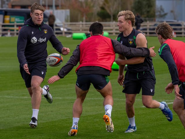 Tommy Freeman (left) and Fin Smith combining