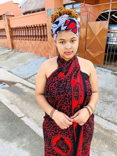 Which Sangoma is the most beautiful between Gogo Skhotheni and Siloyise? -  style you 7