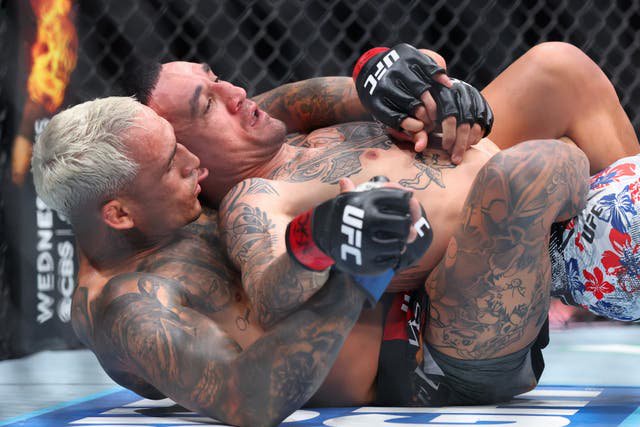 Oliveira outgrappled Holloway for the best part of 25 minutes