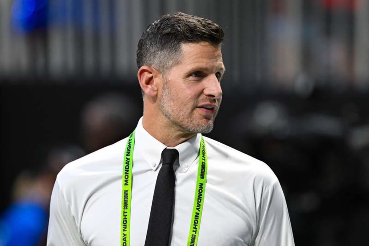 ATLANTA, GA – OCTOBER 13: ESPN analyst Dan Orlovsky reacts prior to the start of the NFL, American Football Herren, USA game between the Buffalo Bills and the Atlanta Falcons on October 13th, 2025 at Mercedes-Benz Stadium in Atlanta, GA. Photo by Rich von Biberstein/Icon Sportswire NFL: OCT 13 Bills at Falcons EDITORIAL USE ONLY Icon251013176 ©IMAGO/Icon Sportswire