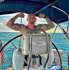 Barlow is behind the wheel of his brand new $80,000 boat. Little did he know, it'd be wrecked in a matter of weeks