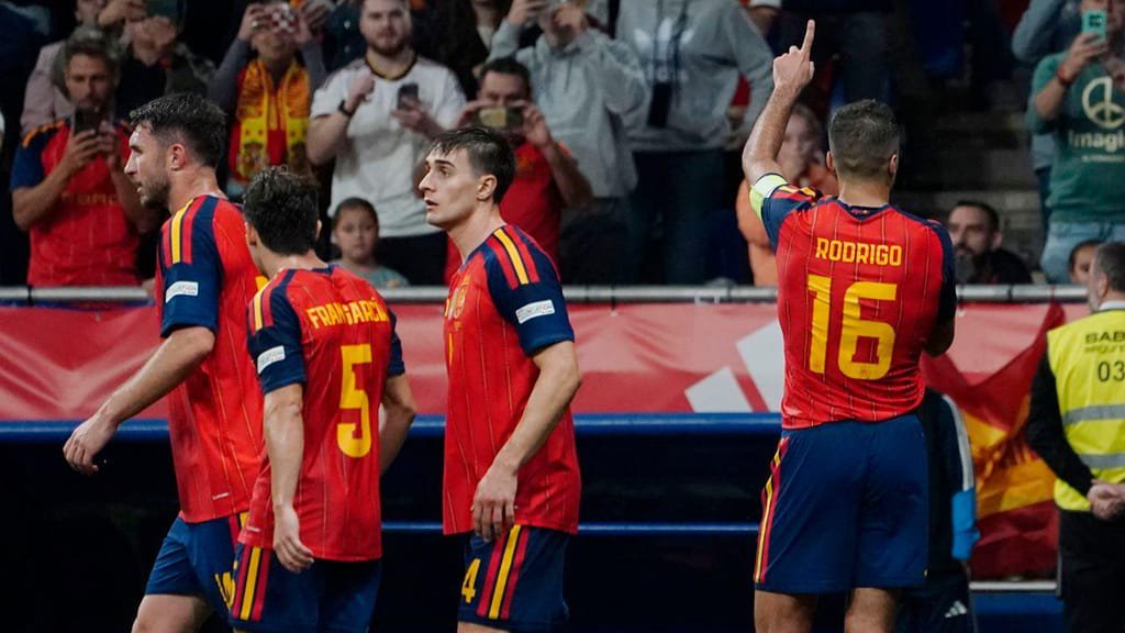 Iván Fresneda no Espanha-Chéquia (PACO PAREDES/EPA)