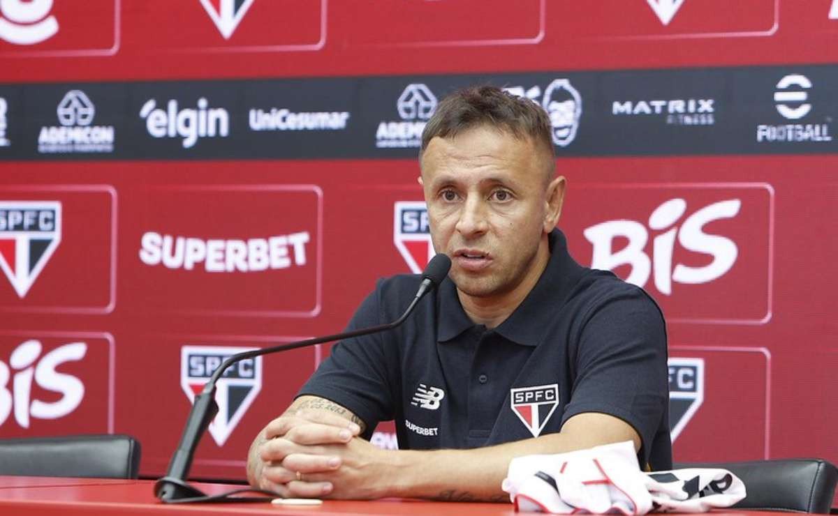 Fecha com goleiro? São Paulo responde sobre contratação de Lucas Arcanjo
