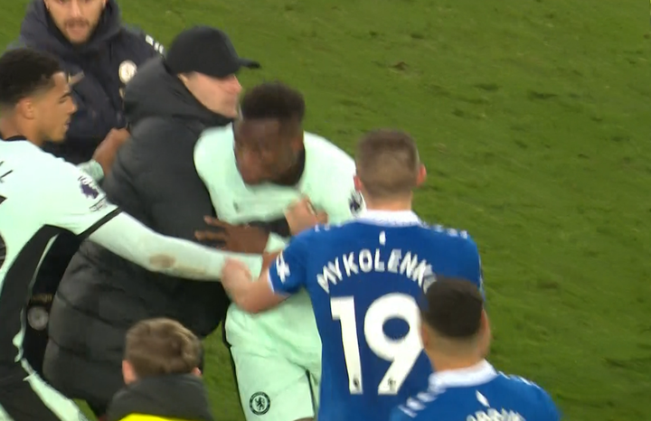 Nicolas Jackson was dragged away from a dispute by his maanger Pochettino